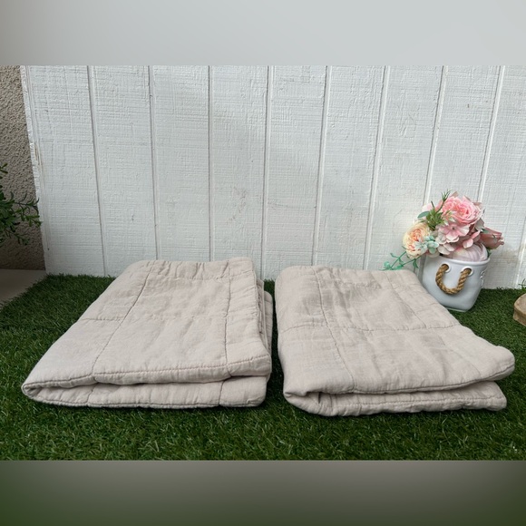 Parachute Linen Box Quilted Sham
Set COLOR: BONE SIZE STANDARD
$99 - $109 NEW - Picture 16 of 16